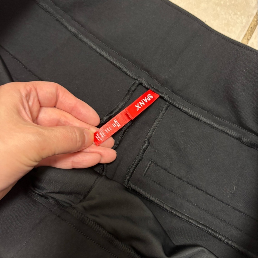 SPANX Classic Black pants 1X - Picture 2 of 5